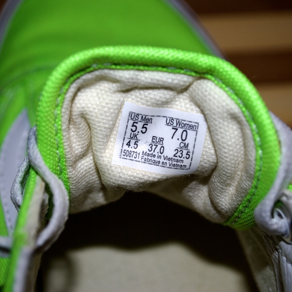 Vans Old Skool Neon Gecko Green True White Womens Casual Shoes Sneakers Size 7 - Picture 3 of 6